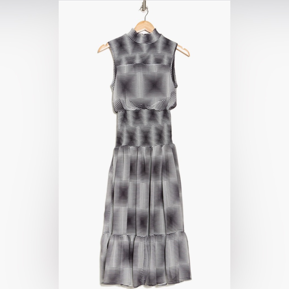 🆕 Area Stars Monochrome Sleeveless Midi Dress. NWT.